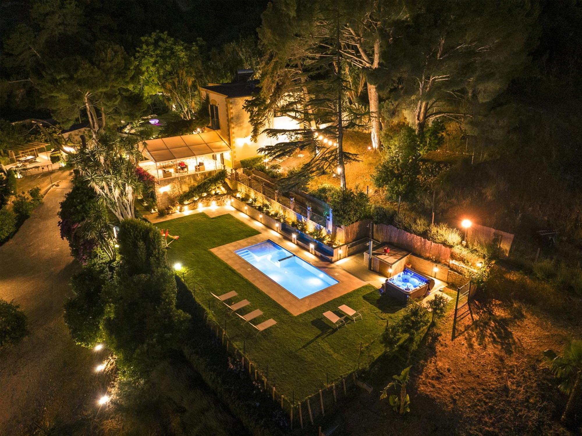 Villa Tommaso Maruggi, Sicilia, Con Jacuzzi E Piscina Privata Alcamo Exterior photo