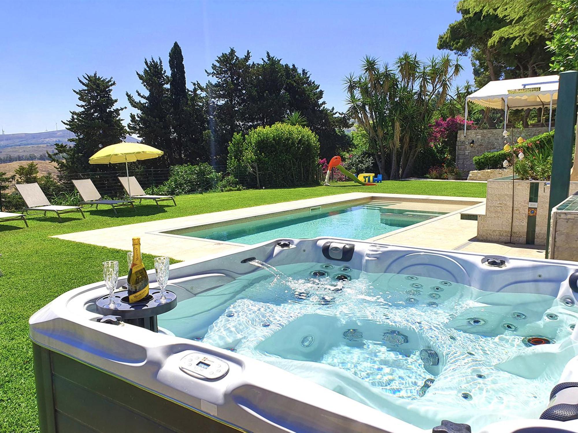 Villa Tommaso Maruggi, Sicilia, Con Jacuzzi E Piscina Privata Alcamo Exterior photo